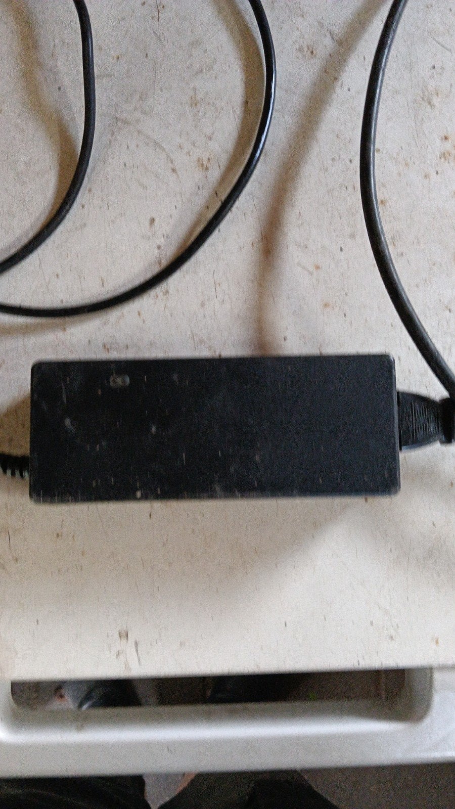 Sparta oplader 4 pins, Fietsen en Brommers, Ophalen of Verzenden, Zo goed als nieuw