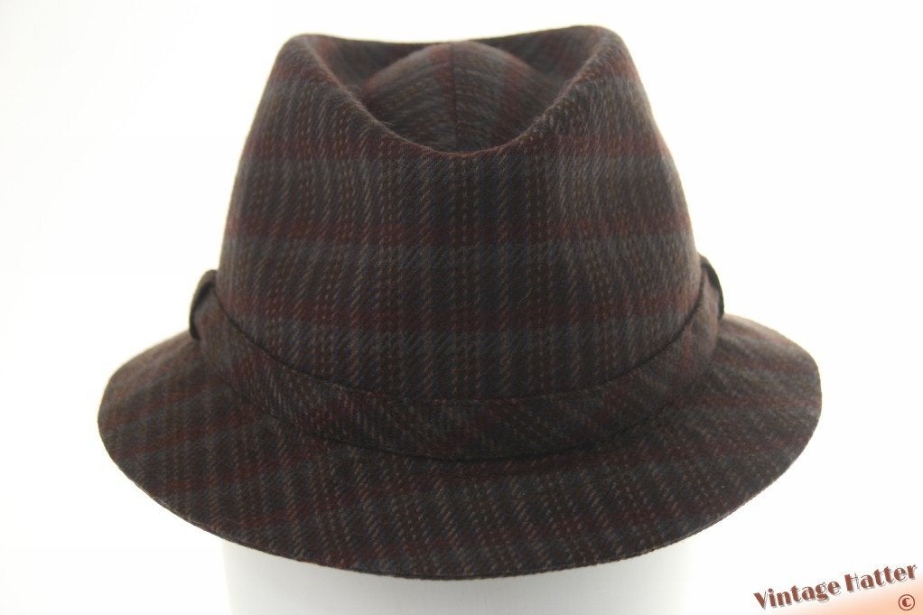 Vintage Vissers gleufhoed Wegener aubergine bruin geruit 56, Wegener, Hoed, Ophalen of Verzenden, 57 cm (M, 7⅛ inch) of minder