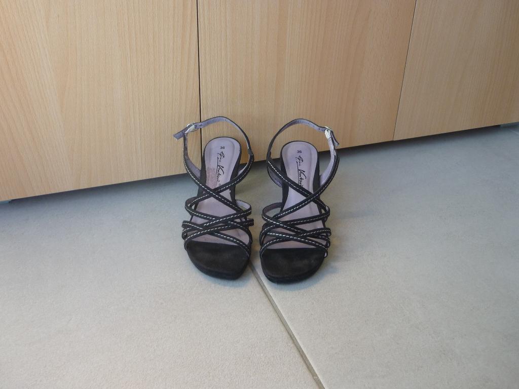 Zwarte nepleren suedine hakken schoenen met stiksel Mt 36, Ophalen of Verzenden, Zwart