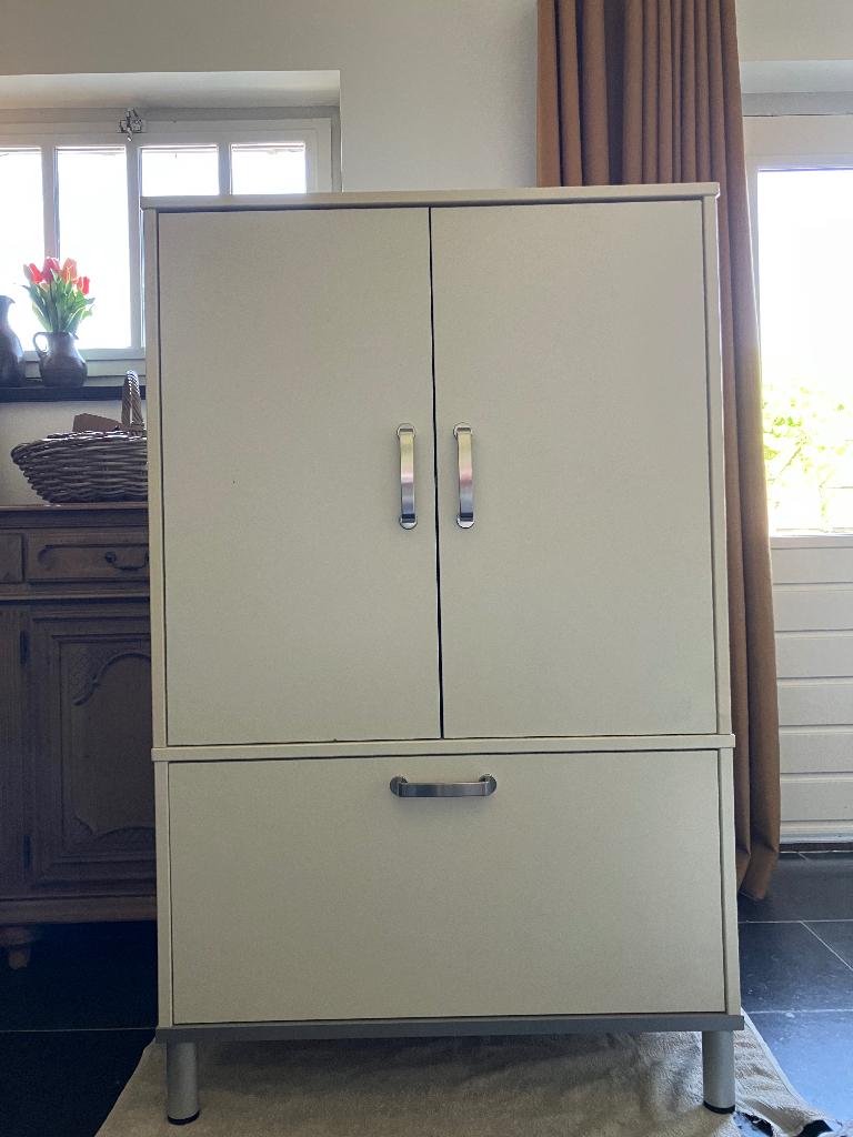 vrijwel ongebruikte IKEA archiefkast, Huis en Inrichting, Ophalen, 100 tot 150 cm, Meerdere deuren, Tijdloos kantoor