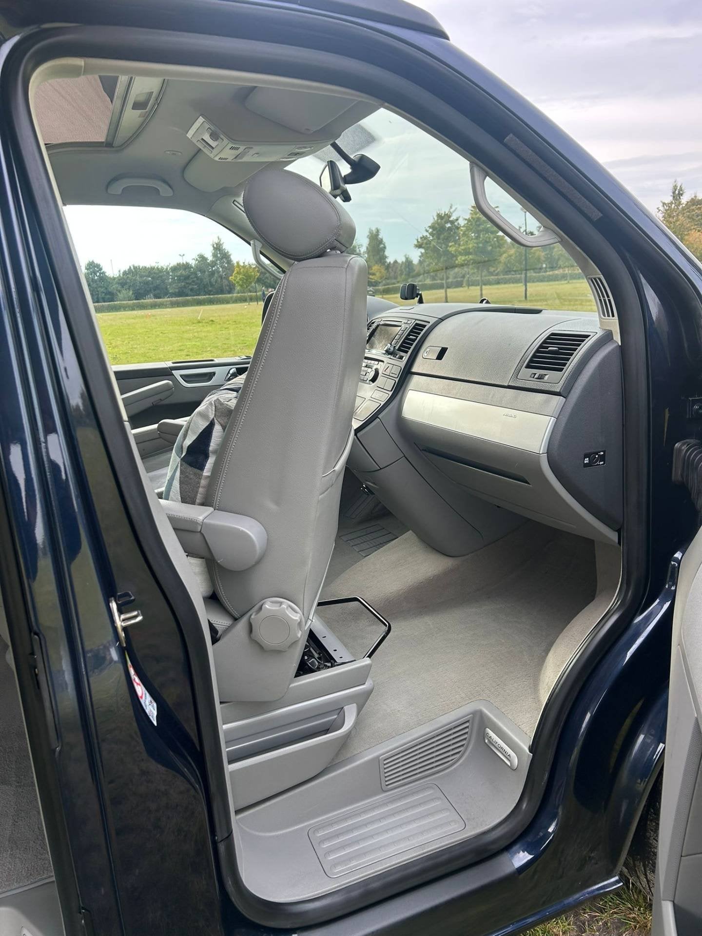 Foto 28 van Volkswagen California Transporter Buscamper 2.0 TDI 140 PK E