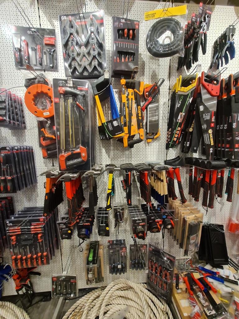 Groot assortiment gereedschap en bouwmaterialen, Ophalen, Salehunter, Sniederslaan 4, Bladel