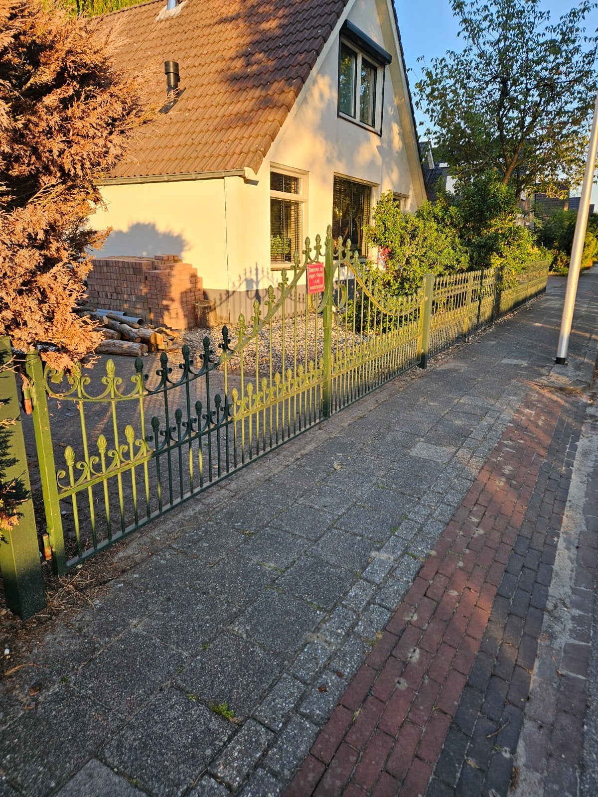 Groen sierhekwerk met poort en palen, Ophalen, Met poort, Gebruikt, Sierhekwerk