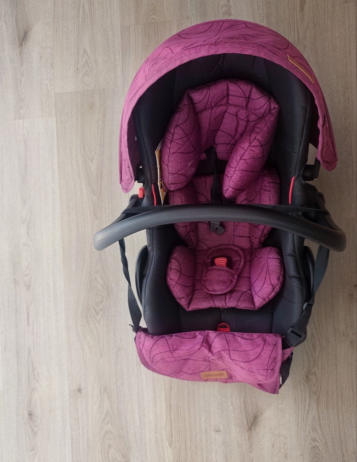 Chipolino autostoel 0-13 kg met handige draagtas, Kinderen en Baby's, Overige merken, Autogordel, Zo goed als nieuw, 0 t/m 13 kg