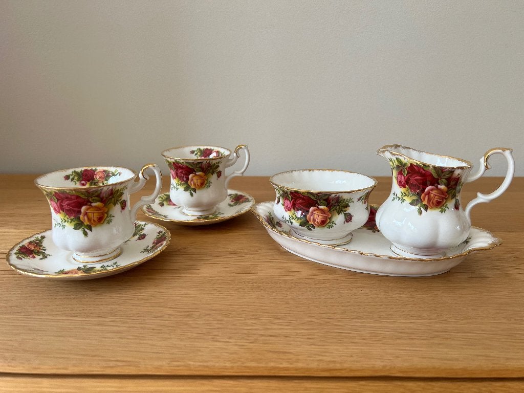 Servies, Huis en Inrichting, Keuken | Servies, Ophalen, Zo goed als nieuw, Overige stijlen, Kop(pen) en/of Schotel(s)