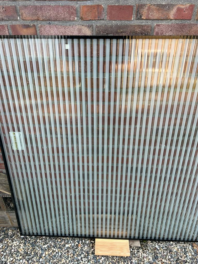 Dubbel glas met streep motief, Ophalen, Gevelraam of Ruit, 80 tot 120 cm, 80 tot 120 cm
