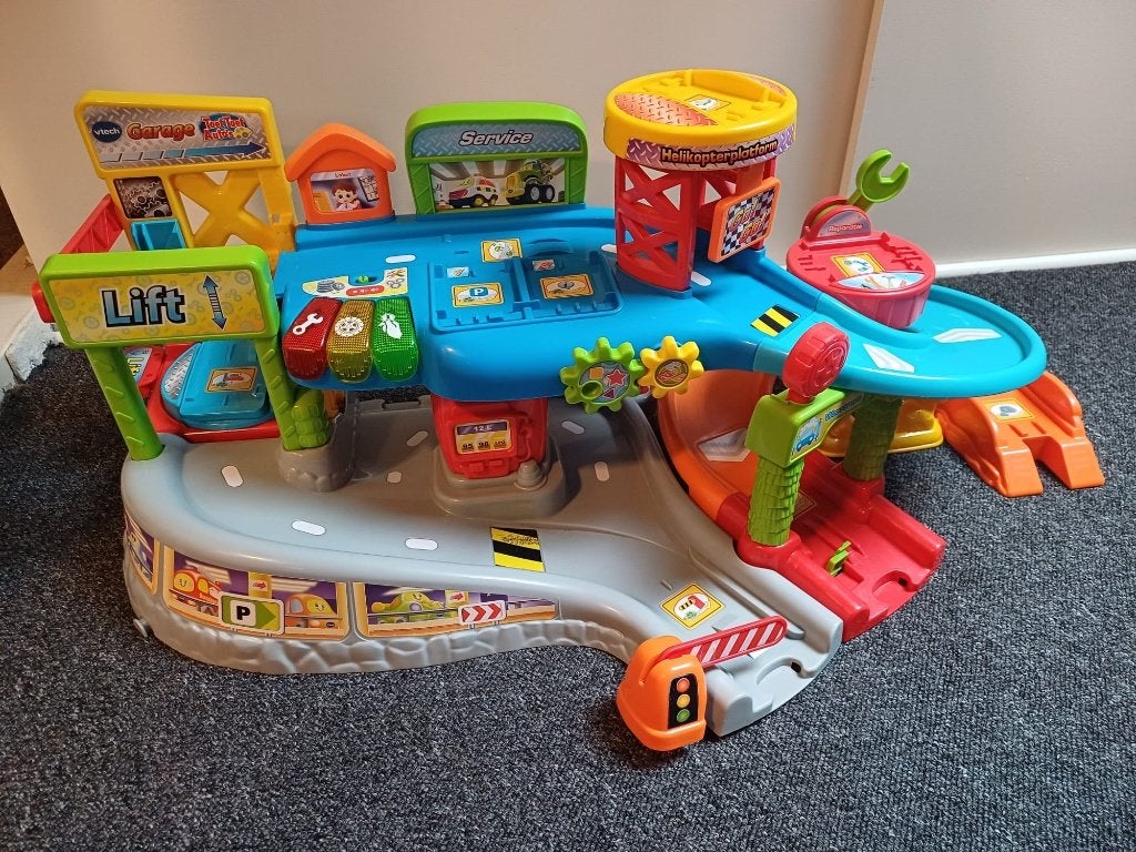 Vtech toet toet auto's brandweerkazerne en garage + extra's, Ophalen, Gebruikt, 2 tot 4 jaar