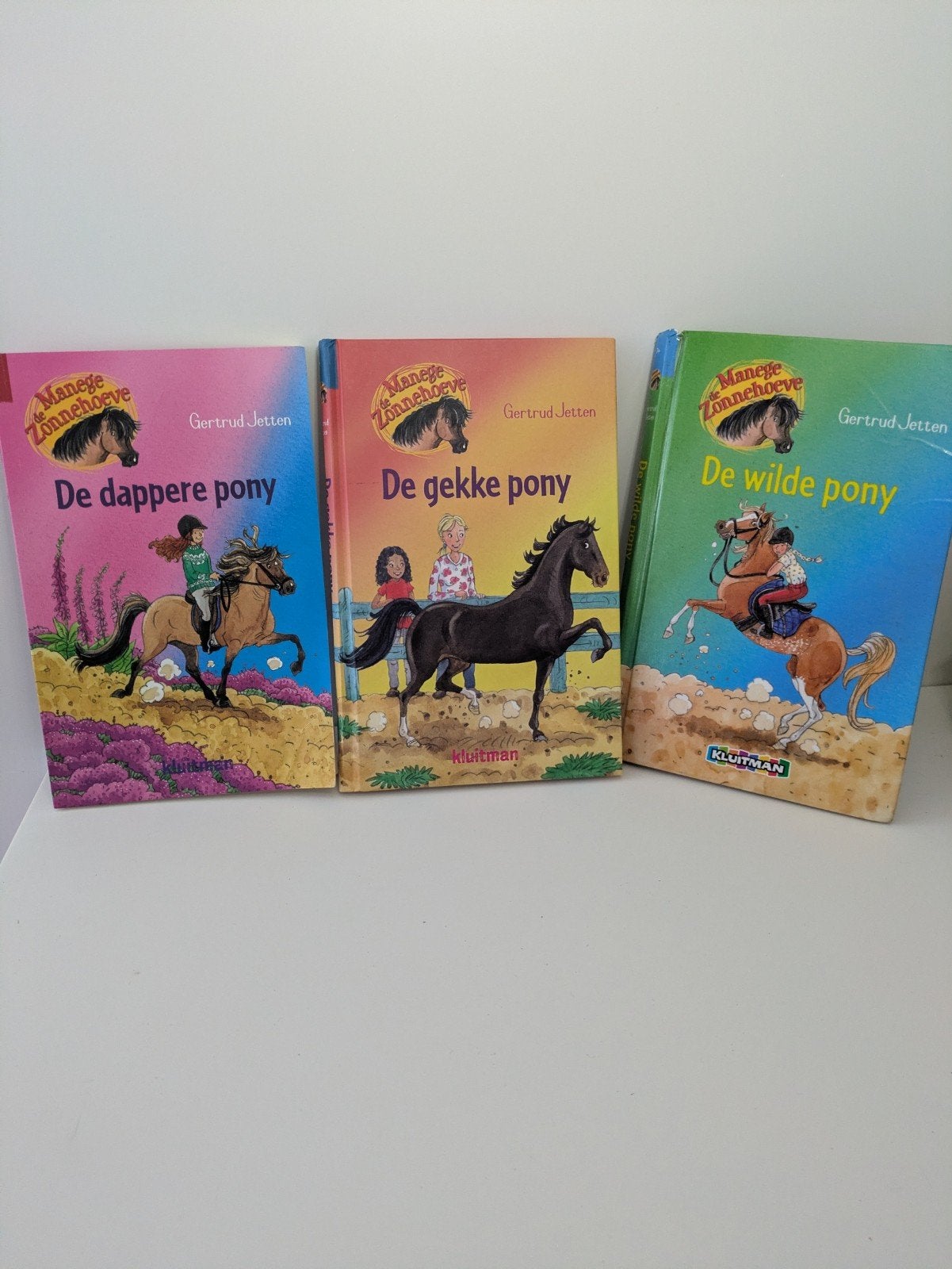 3 boeken van Manege de Zonnehoeve, Ophalen of Verzenden, Zo goed als nieuw