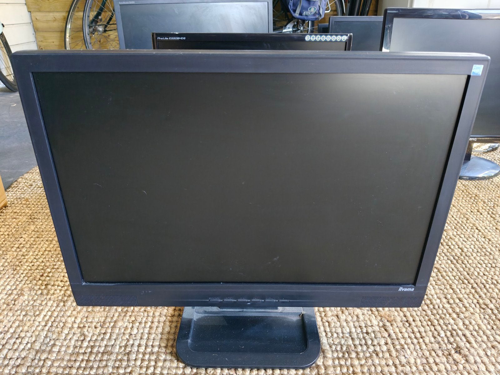 Iiyama ProLite E2202WSV-B2 Monitor - 22 inch, Computers en Software, Monitoren, Ophalen, Gebruikt, In hoogte verstelbaar, Ilyama