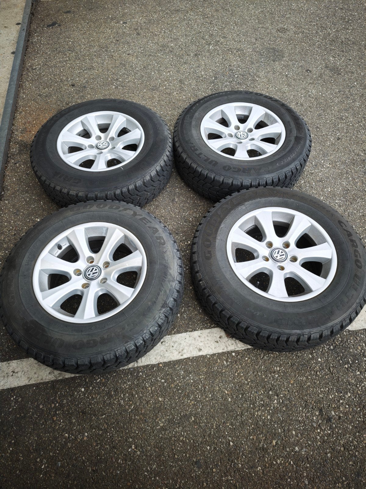 Nette aluvelgen met banden VW Crafter,MAN TGE, Ophalen, 16 inch, Band(en), Zomerbanden