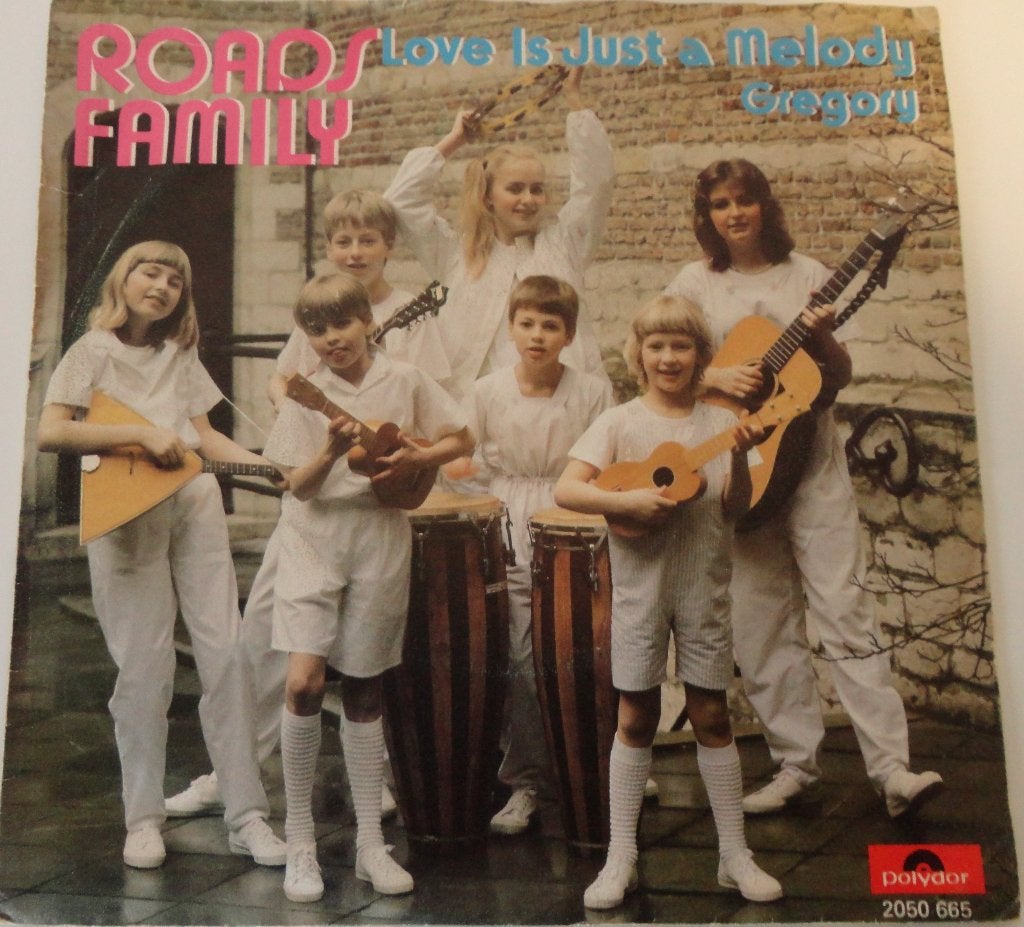 Roads Family > Love is just a melody, Ophalen of Verzenden, Gebruikt, 7 inch, Pop