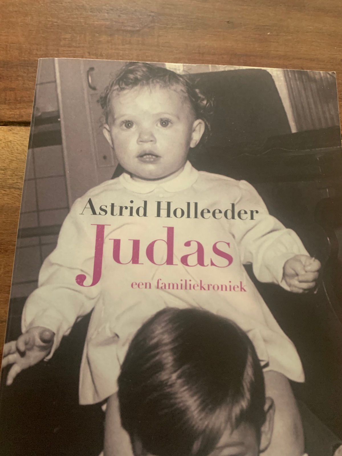 Leesboek zgan judas v. Astrid holleder, Ophalen, Zo goed als nieuw, Overige