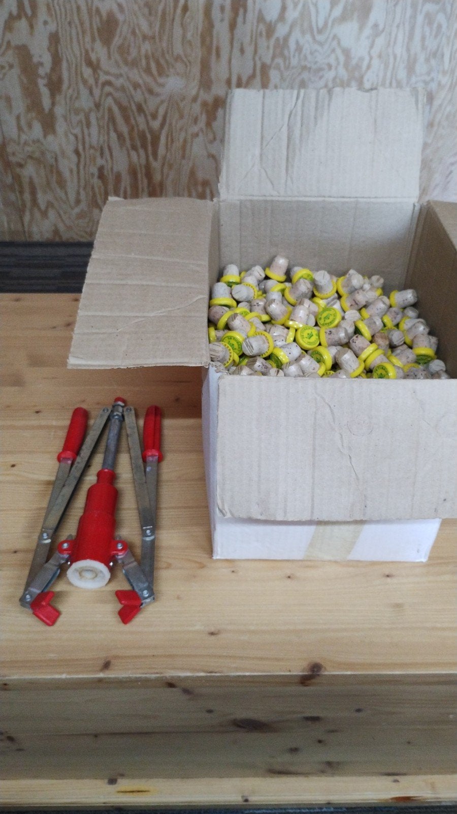 Flessen bottel set: kurkstopmachine & 'De Tubant' kurken, Ophalen of Verzenden, Zo goed als nieuw