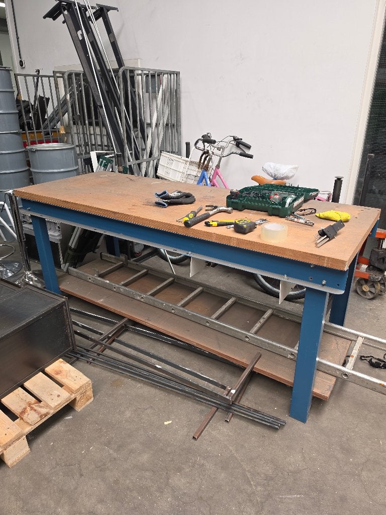 Werktafel, Ophalen, Gebruikt, 170 cm of meer
