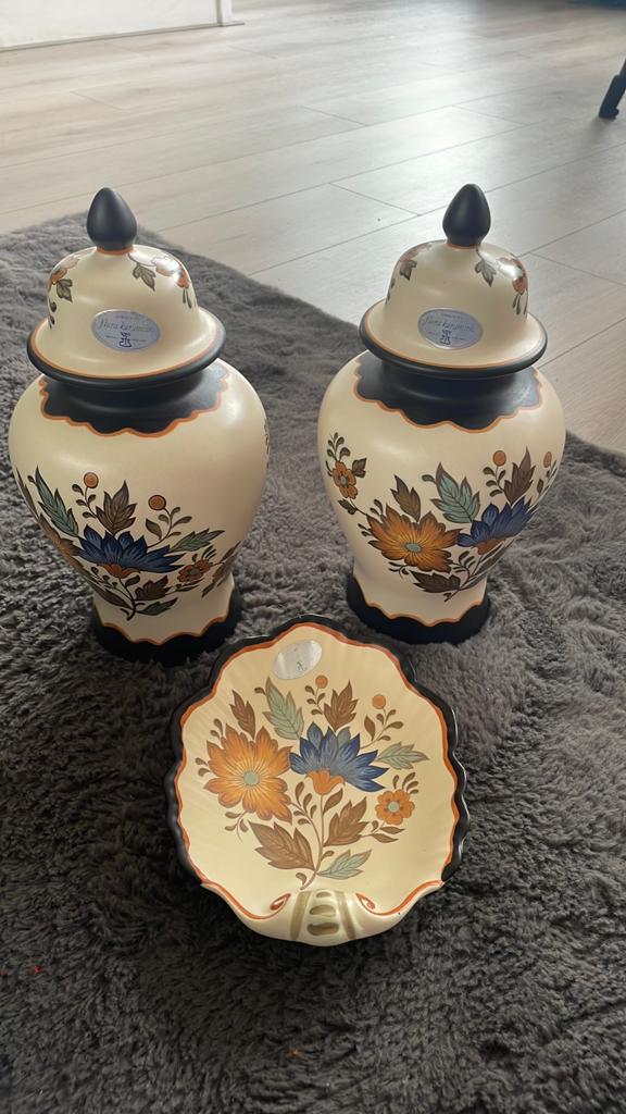Flora Keramiek Gouda vaas schaal plateel holland handwerk, Ophalen of Verzenden