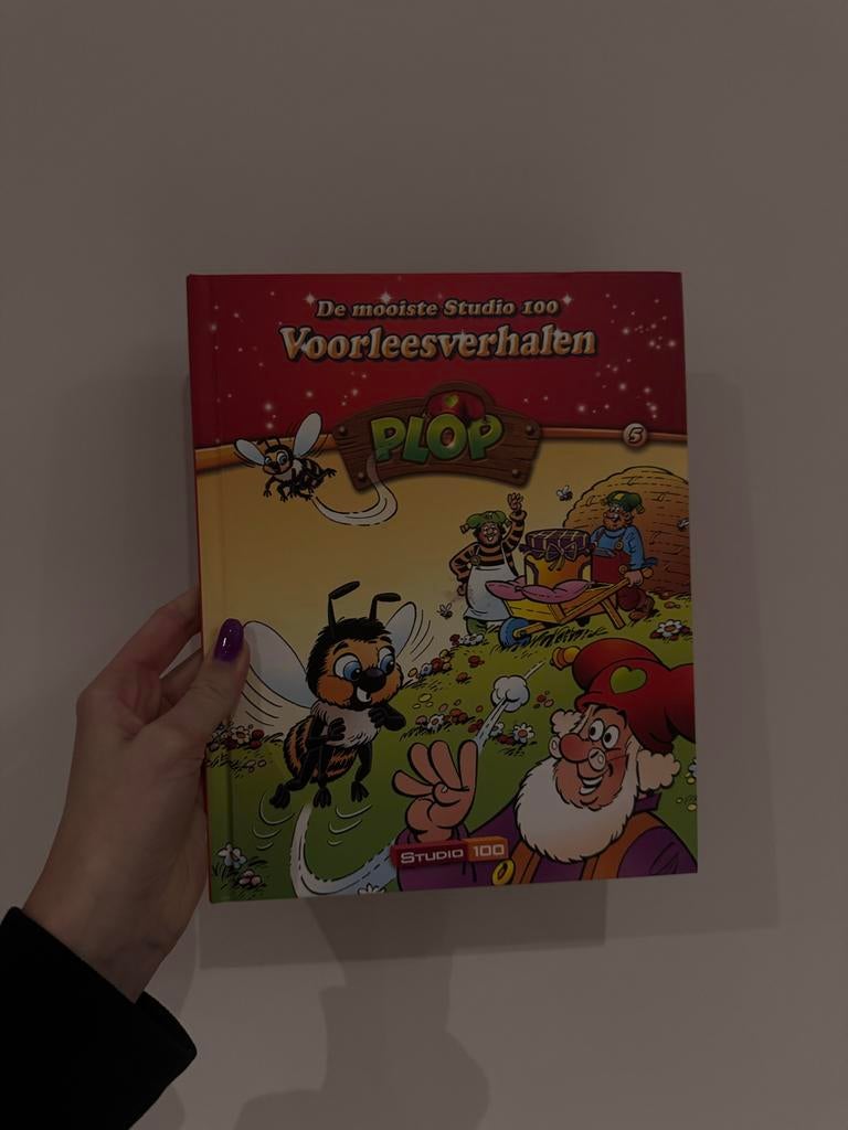 De mooiste Studio 100 Voorleesverhalen Plop, Ophalen of Verzenden, Zo goed als nieuw, 2 tot 3 jaar