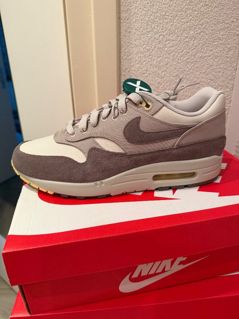 Nike air Max 1 Premium Cave Stone maat 43, Overige kleuren, Nike, Nieuw, Ophalen of Verzenden