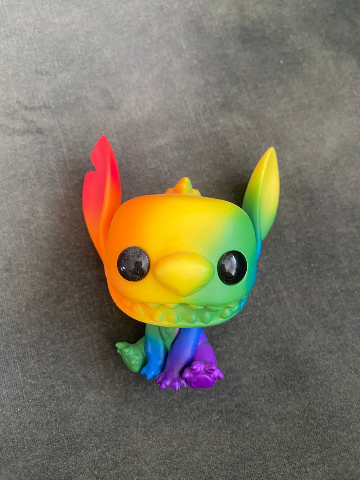Funko regenboog stitch, Verzamelen, Poppetjes en Figuurtjes, Ophalen of Verzenden, Zo goed als nieuw