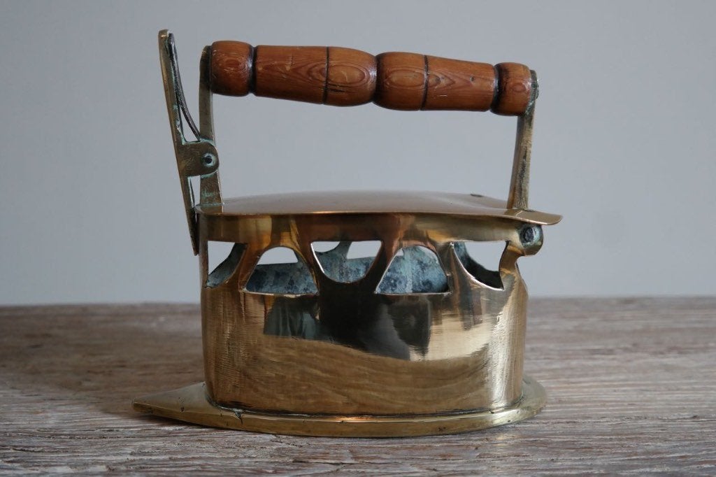 Antiek massief koperen kooltjes strijkijzer, Antiek en Kunst, Antiek | Koper en Brons, Ophalen of Verzenden, Koper
