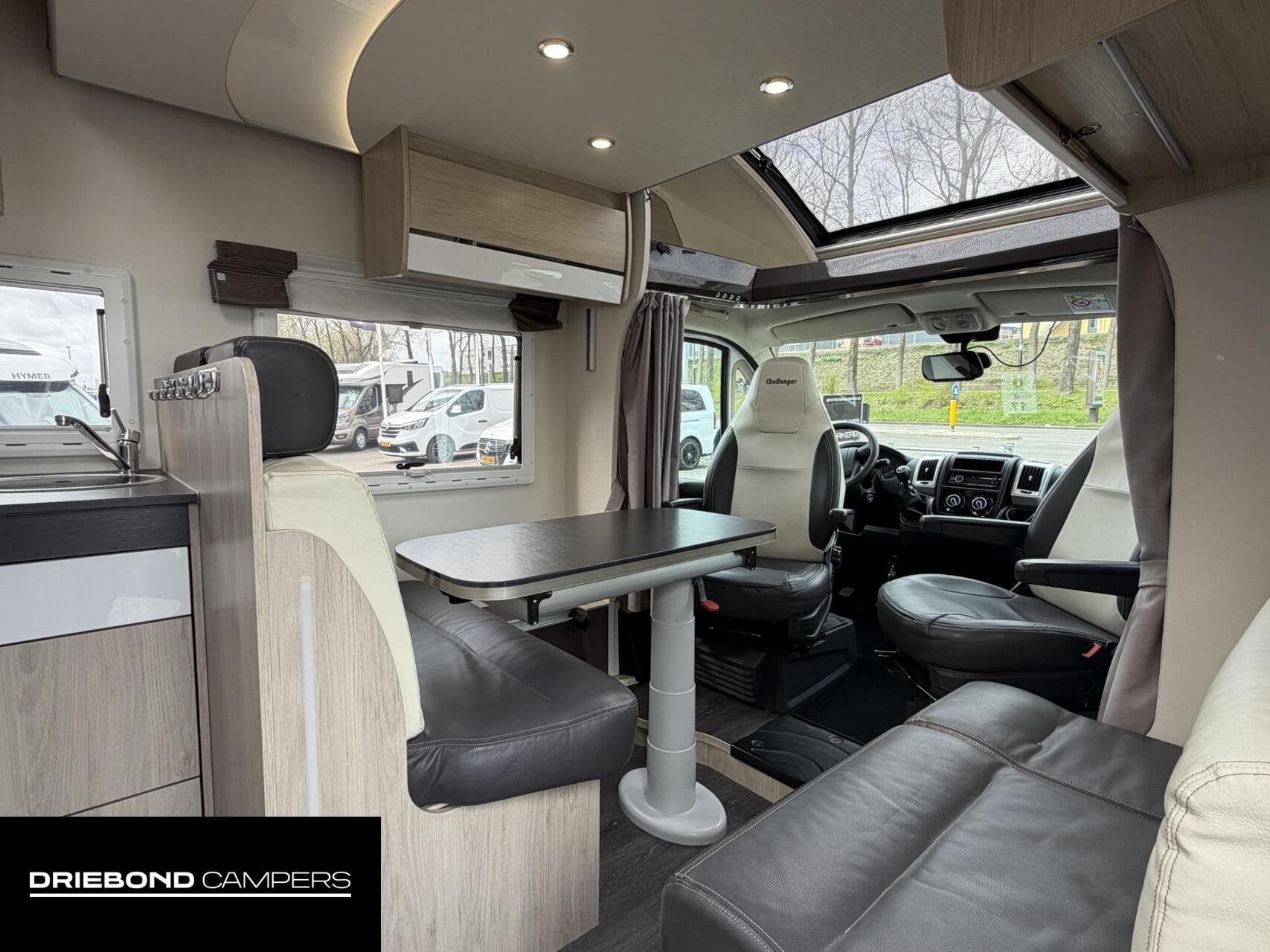 Challenger 398 XLB Queensbed Hefbed Zonnepaneel Luifel Bearl, Caravans en Kamperen, Campers, Airconditioning, Airbags, 7 tot 8 meter