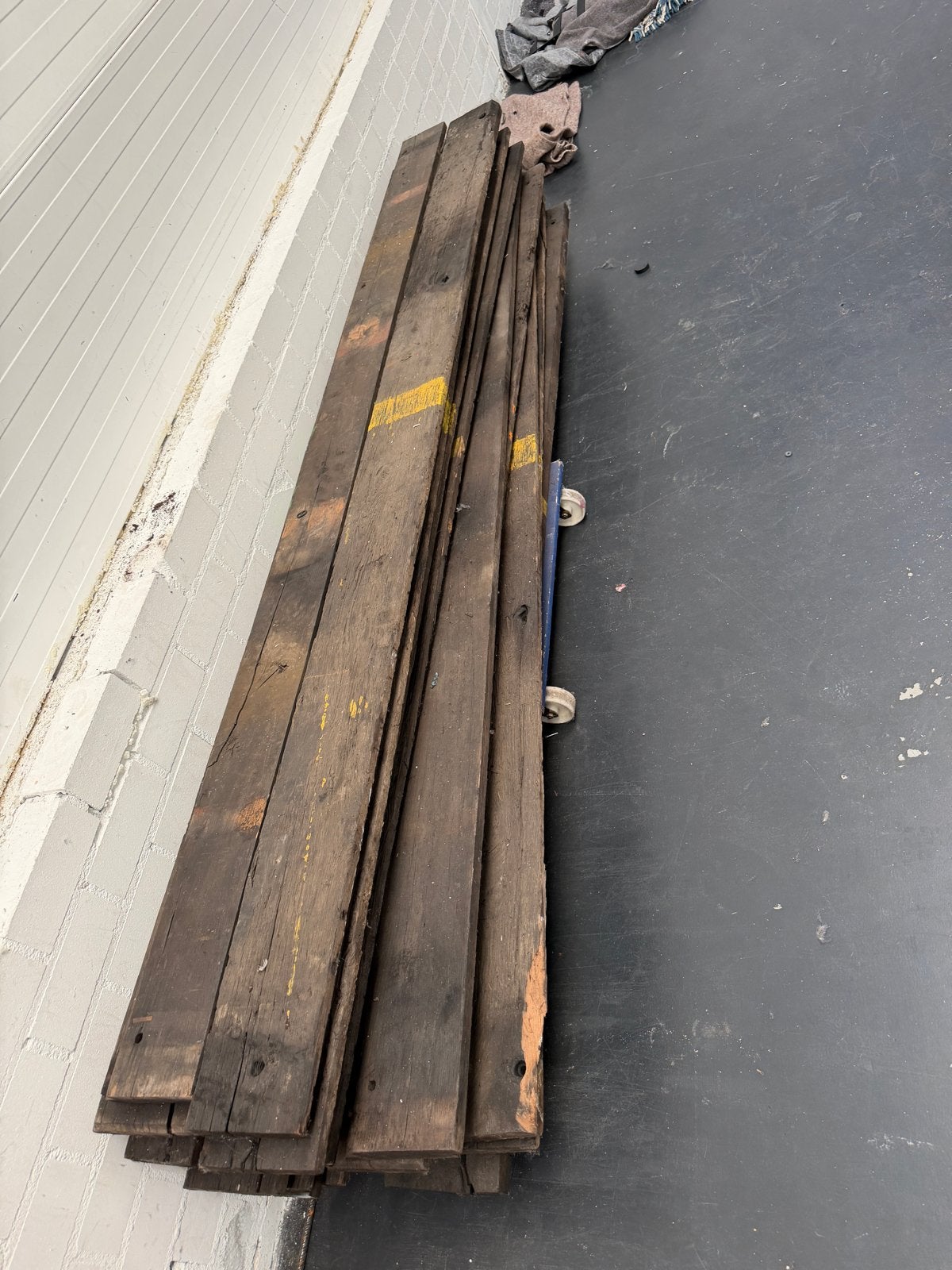 Oude wagon planken, ca. 270 cm lang 18cm breed, Ophalen, Gebruikt, 25 tot 50 mm, 250 tot 300 cm