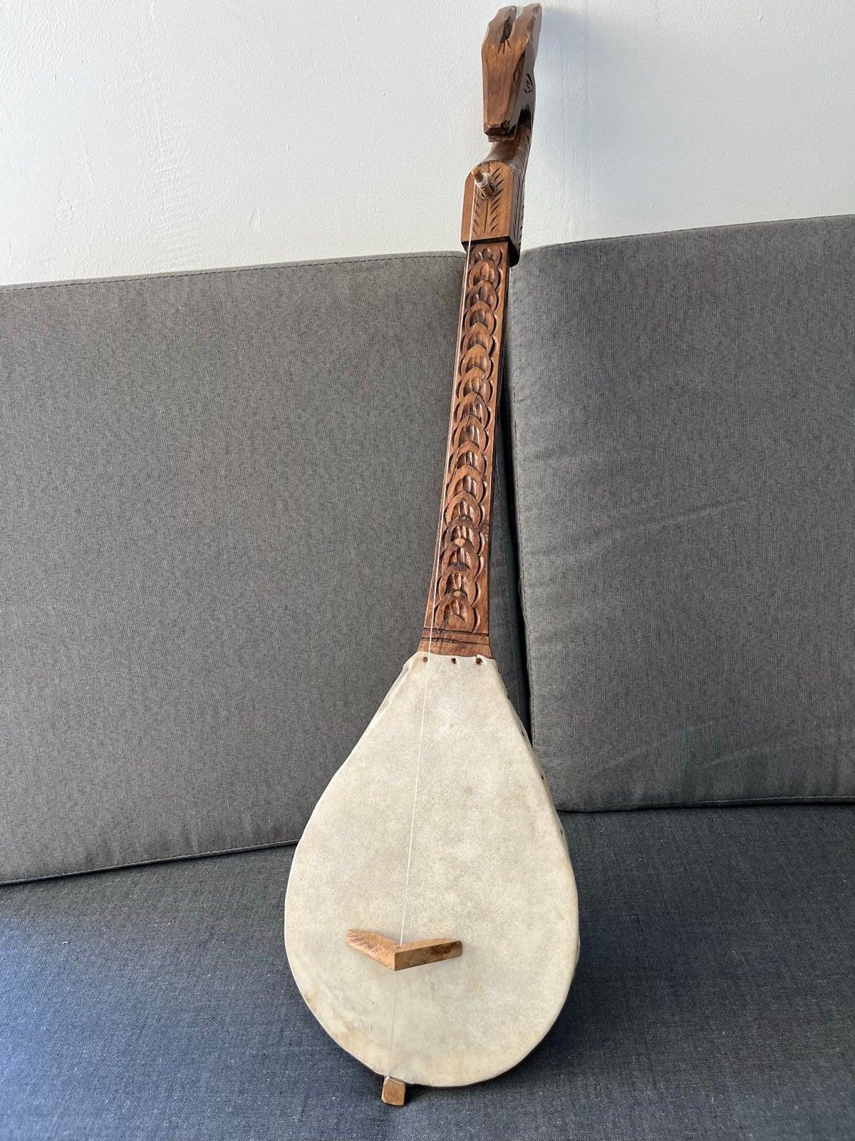 Prachtig handgesneden snaarinstrument - Uniek decorstuk, Ophalen of Verzenden, Gebruikt, Luit, Saz of Bouzouki
