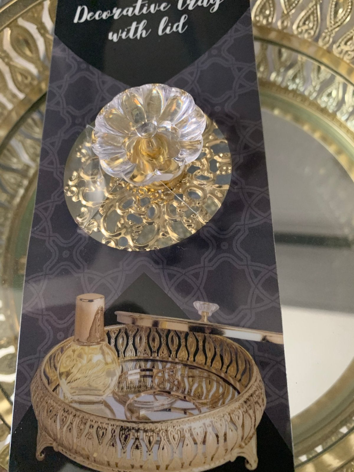 Decoratieve schaal goud met glazen deksel, Huis en Inrichting, Ophalen of Verzenden, Nieuw, Goud, Metaal