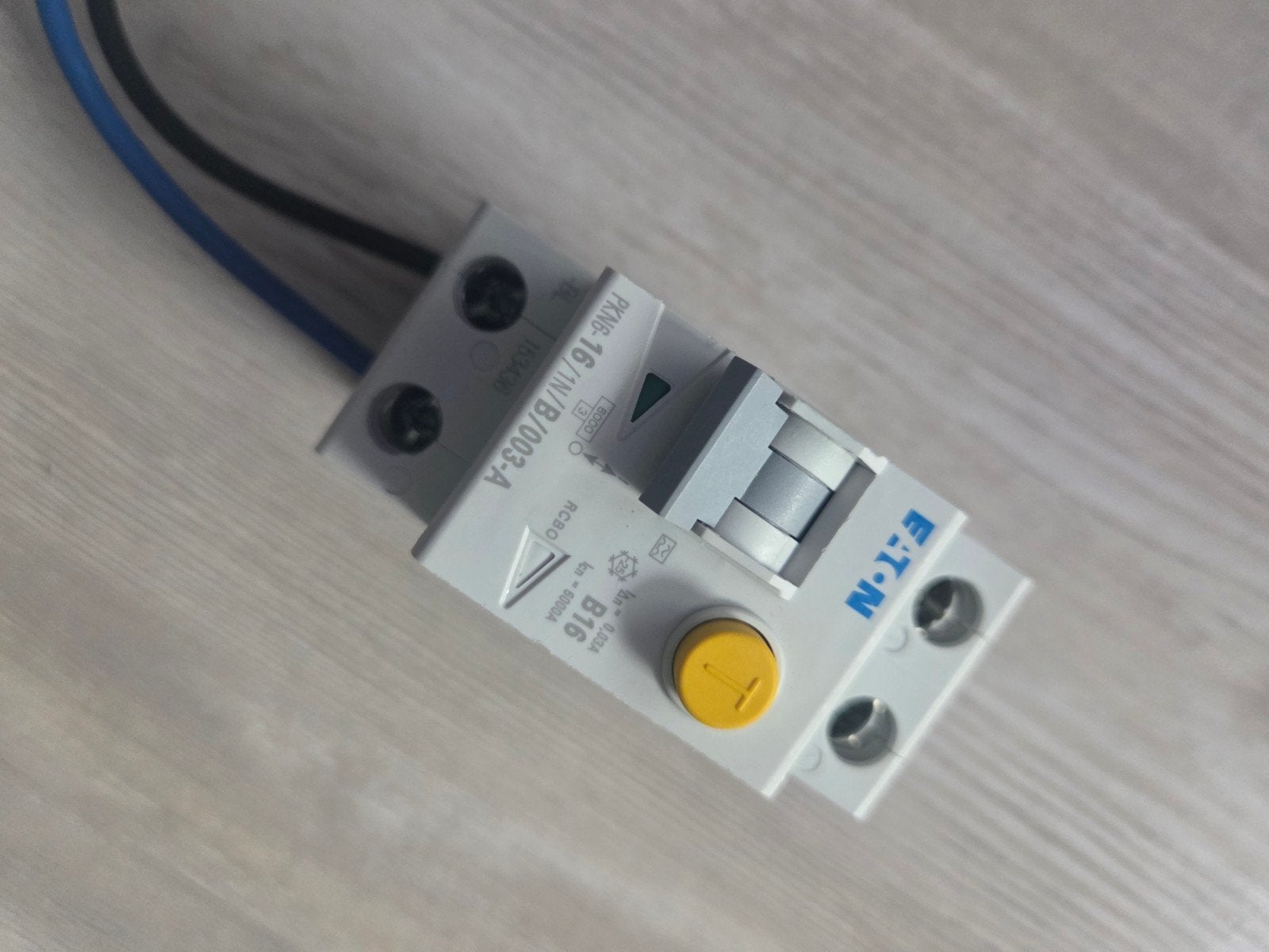 ->> Eaton aardlekautomaat B16 1P+N 30mA Type A <<--, Ophalen of Verzenden, Nieuw, Eaton, Aardlekautomaat