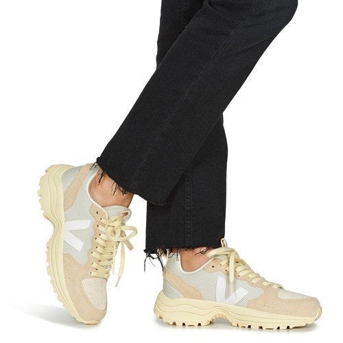 Veja VENTURI - Beige sneakers - Nieuw in doos maat 44, Ophalen of Verzenden, Nieuw, Veja