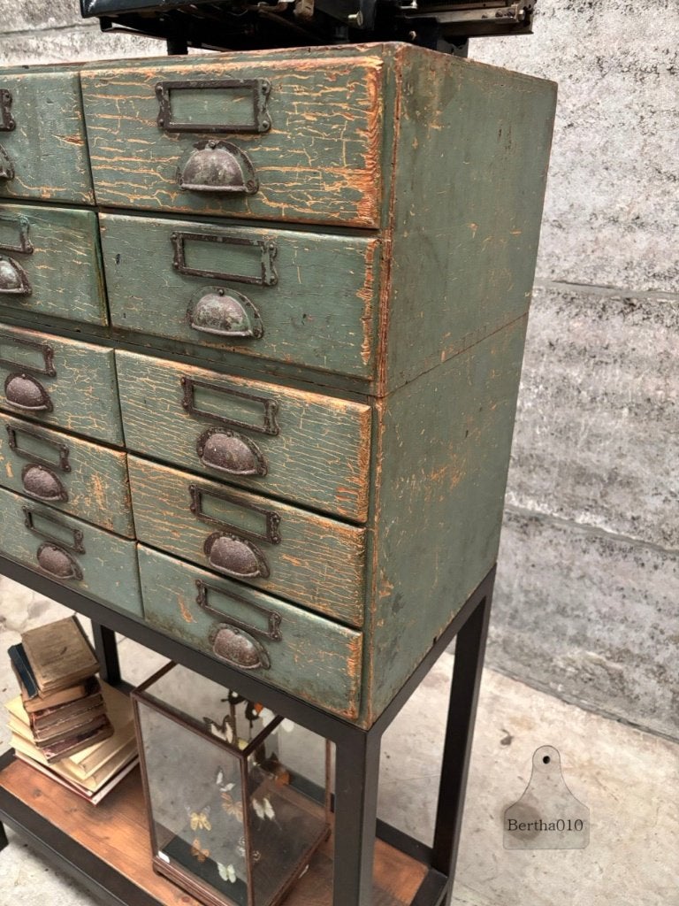 Oude ladekast met prachtig patina, Huis en Inrichting, 5 laden of meer, Zo goed als nieuw, 25 tot 50 cm, Overige houtsoorten