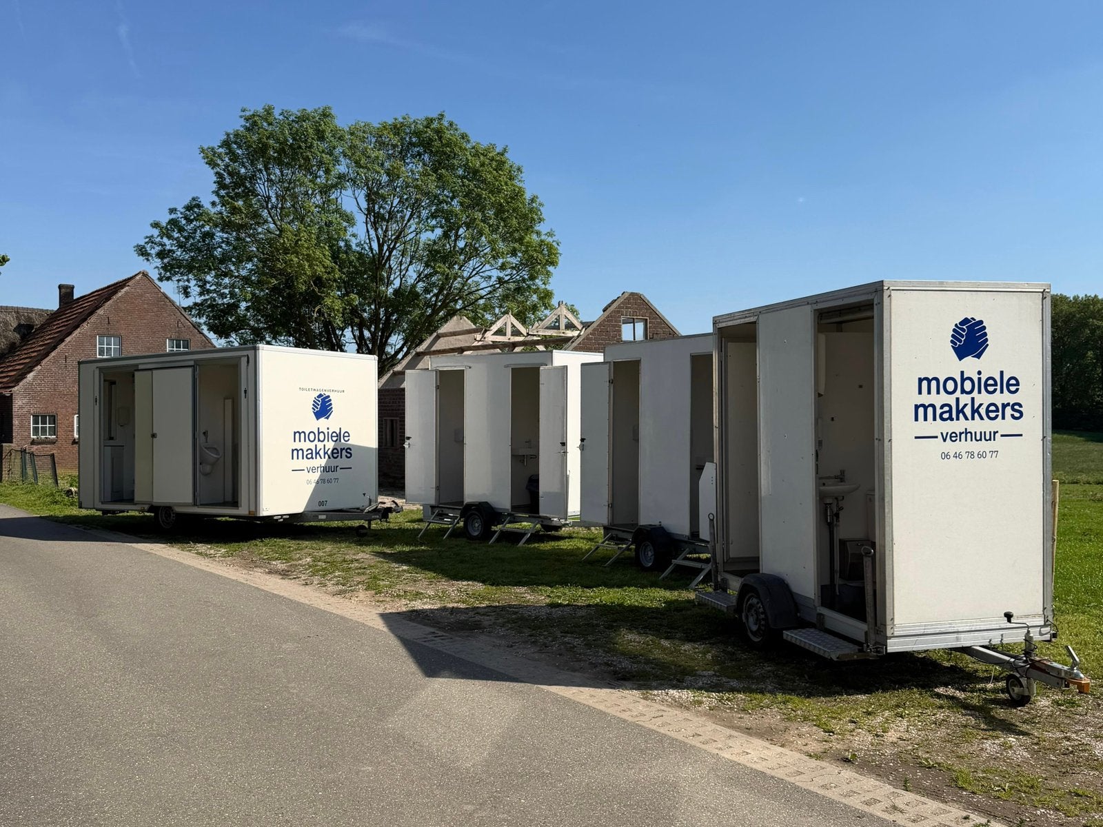 Toiletwagen WC Wagen Toilet wagen sanitair wagen huren, Hobby en Vrije tijd, Feestartikelen | Verhuur, Ophalen of Verzenden, Zo goed als nieuw