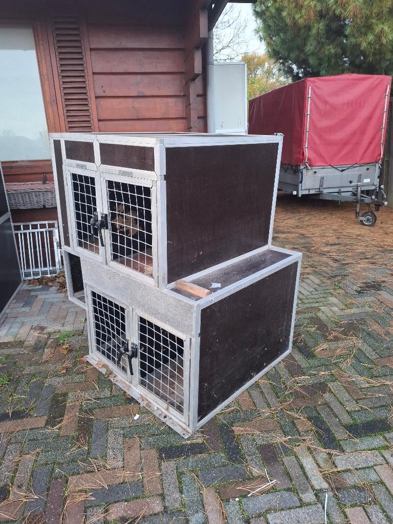 Hondenkennels voor inbouw in bus, Ophalen, Hondenkennel, Gebruikt, Minder dan 65 cm