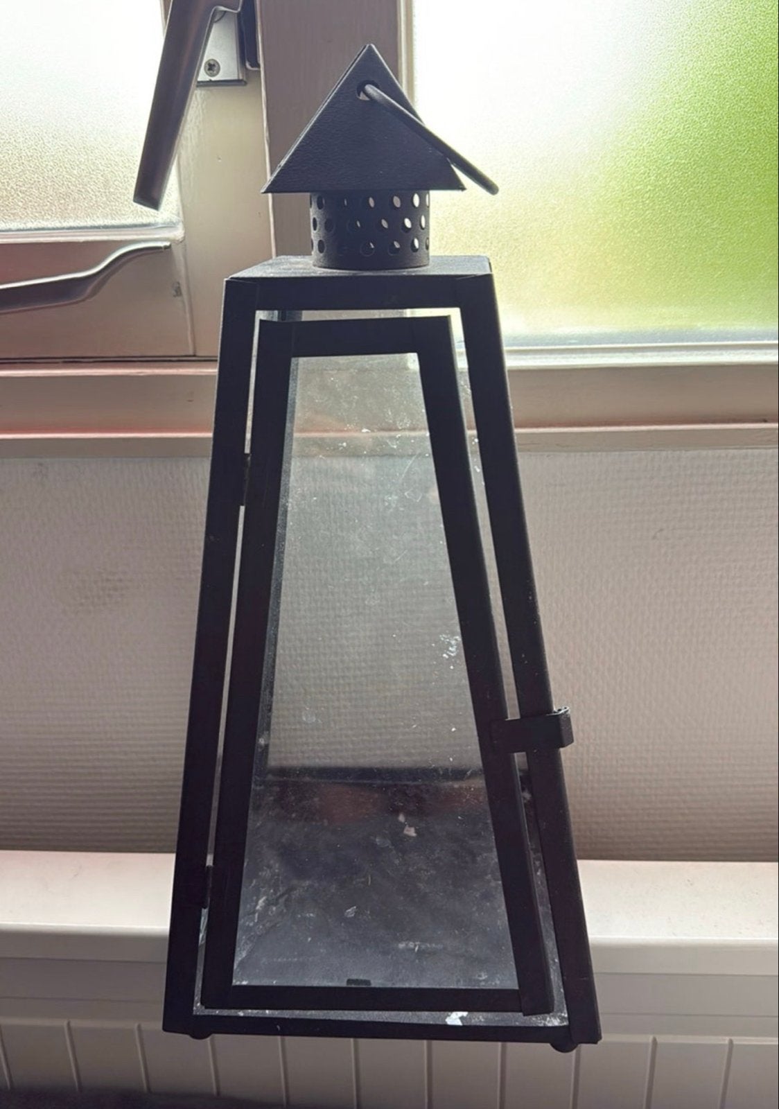 Metalen kandelaar/windlicht voor theelichtjes/kaarsen, Huis en Inrichting, Woonaccessoires | Kandelaars en Kaarsen, Zwart, Ophalen of Verzenden