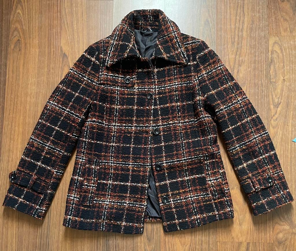 Winterjas met oranje detail, M, Kleding | Dames, Jassen | Winter, Ophalen of Verzenden, Zo goed als nieuw, Maat 38/40 (M), Oranje