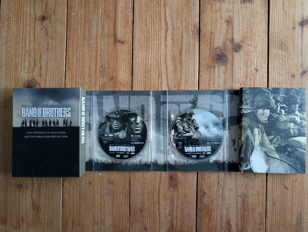Collectie van 17 oorlogsfilms en een -serie, Vanaf 12 jaar, Ophalen of Verzenden, Zo goed als nieuw