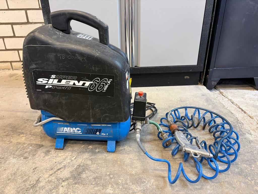 Compacte en mobiele compressor Abac Super Silent 66, Gebruikt, 6 tot 10 bar, Ophalen of Verzenden, Minder dan 200 liter/min