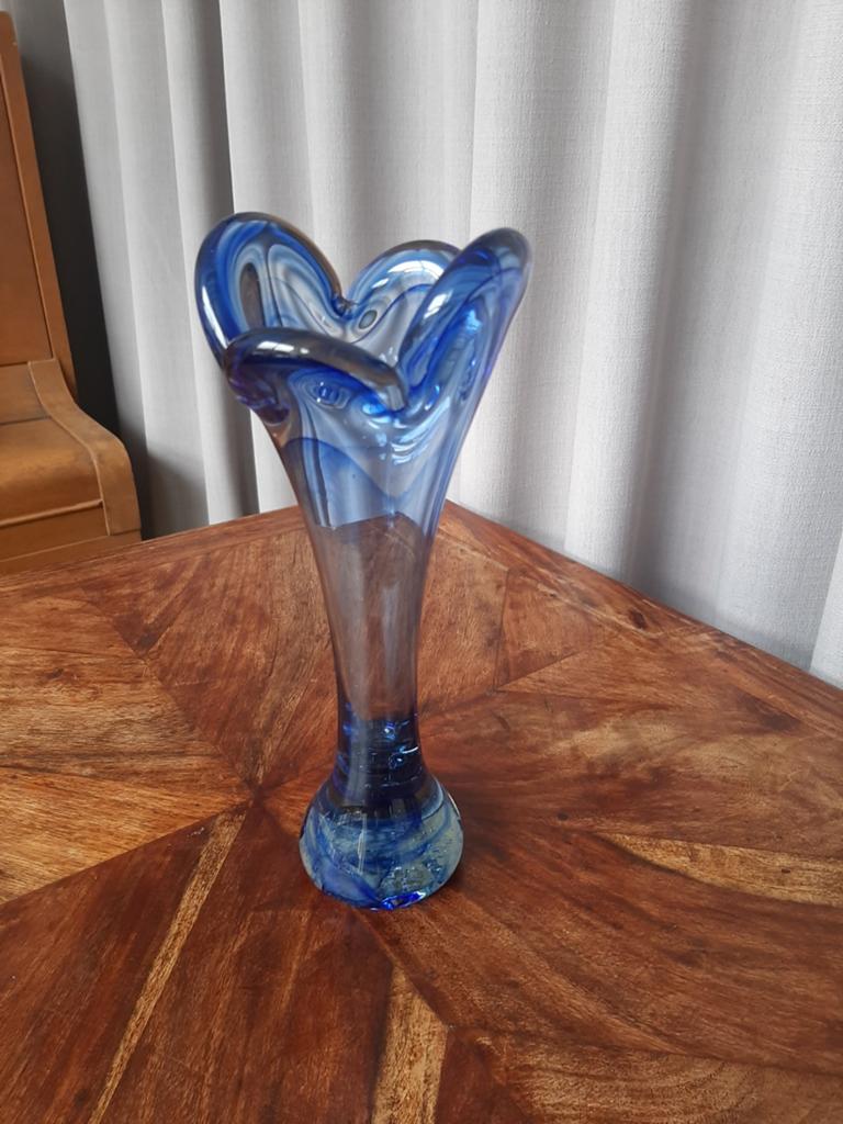 Vintage blauw glazen murano vaas., Ophalen