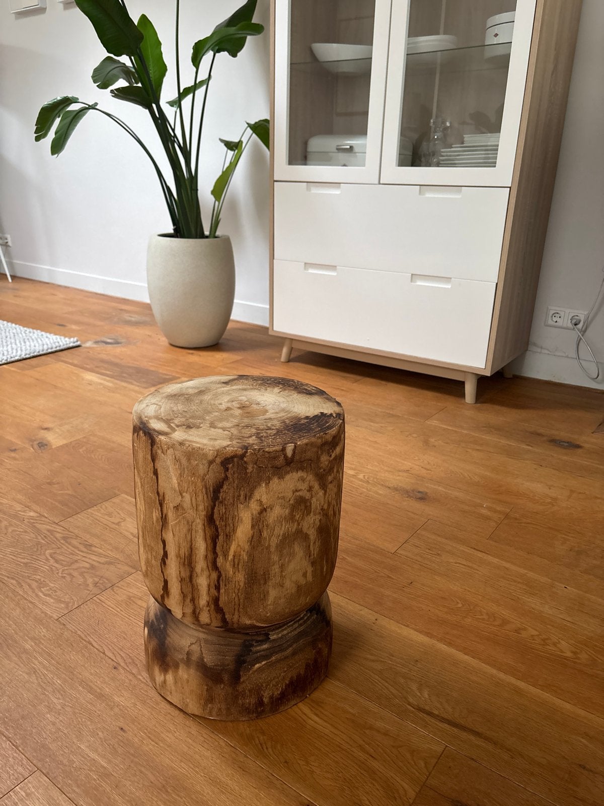 Houten kruk / bijzettafel van boomstam, Huis en Inrichting, Ophalen, Gebruikt, Hout