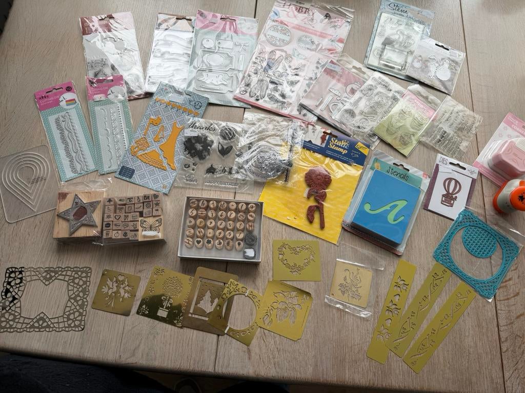 Bijna allemaal nieuwe mallen en stempels, Hobby en Vrije tijd, Scrapbooking, Ophalen of Verzenden, Zo goed als nieuw, Frame of Mal