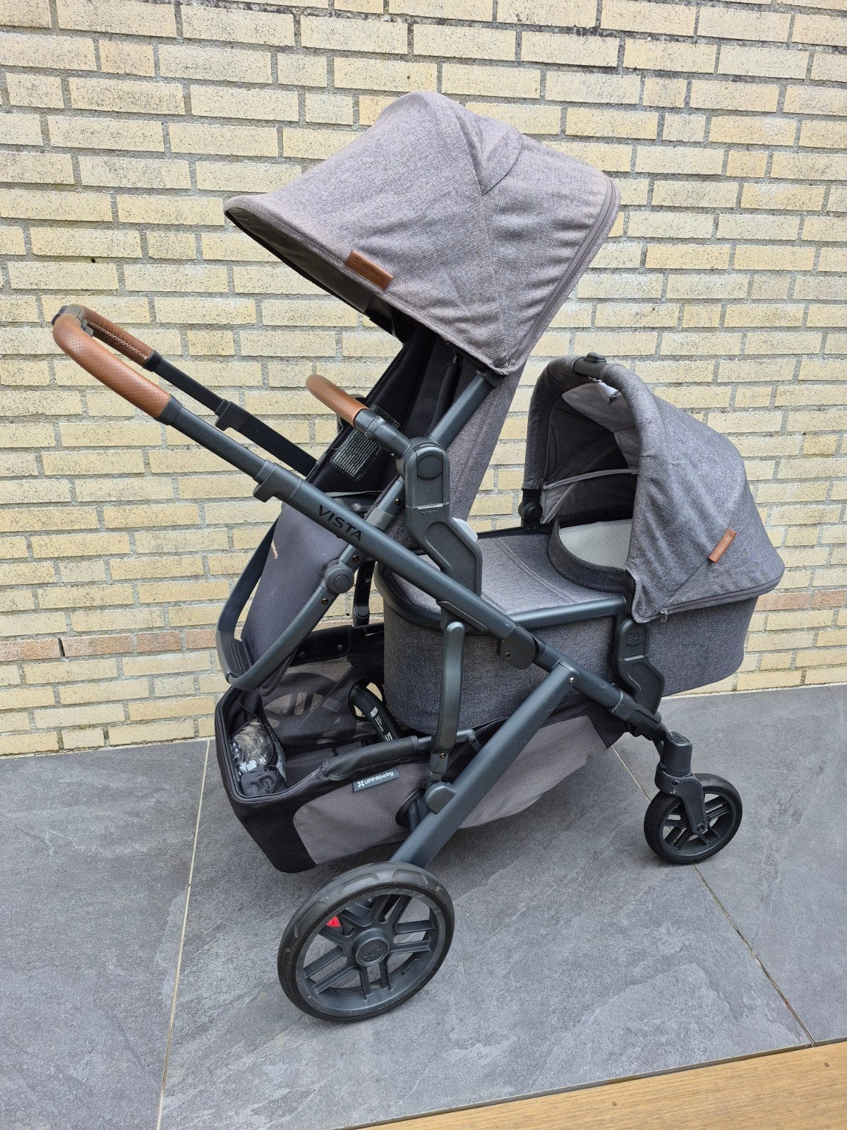 Zeer nette UPPAbaby Vista V2 kinderwagen/duowagen, Zo goed als nieuw, Combiwagen, Verstelbare duwstang, Ophalen
