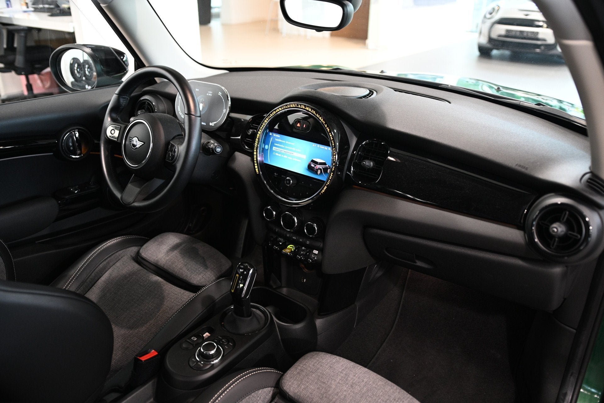 MINI Electric Classic / Sportstoelen / Cruise Control / LED, Auto's, Met garantie (alle), 4 stoelen, Leder en Stof, Mini Electric