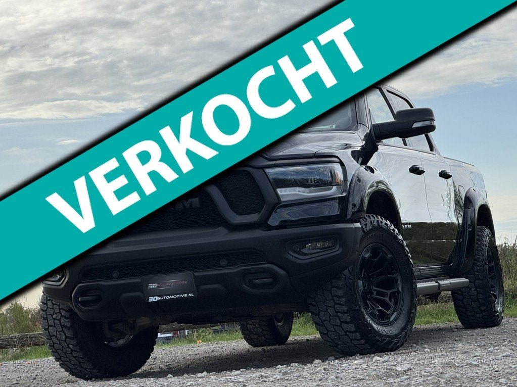 Dodge RAM 1500 REBEL GT 5.7L V8 WIDEBODY, ORIG NED, TRX STYL, Automaat, Gebruikt, 5654 cc, Zwart