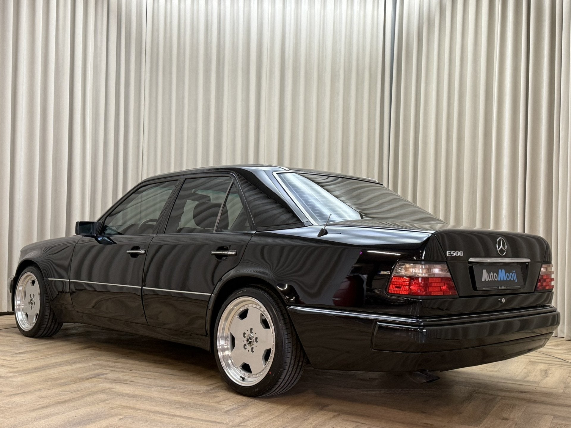 Mercedes-Benz E-Klasse 200-500 500E / 5.0 V8 / 326 PK / AMG, foto 6