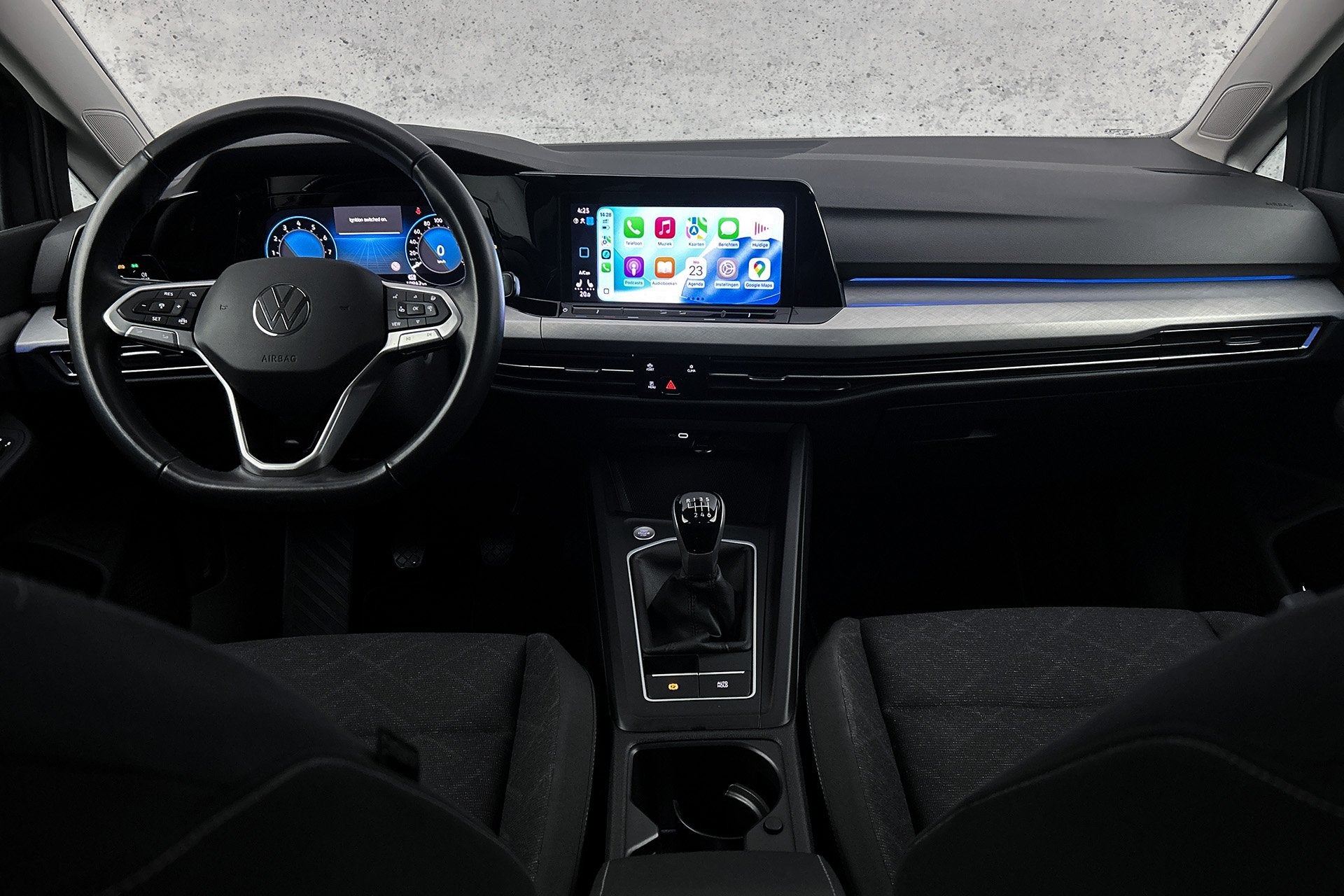 Foto 2 van Volkswagen Golf 1.0 TSI Life | Camera | Stoelverwarming | Ad