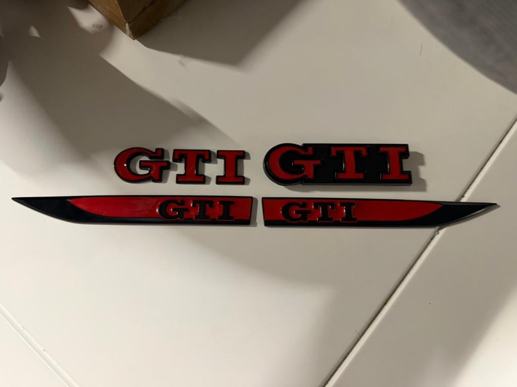 Unieke set VW Golf GTI / Polo GTI / UP GTI  emblemen, Ophalen of Verzenden