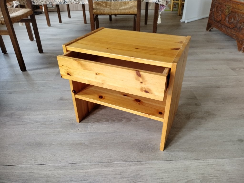 Nachtkastje 2st, Huis en Inrichting, Slaapkamer | Nachtkastjes, Ophalen, Hout, 45 tot 65 cm, Minder dan 55 cm