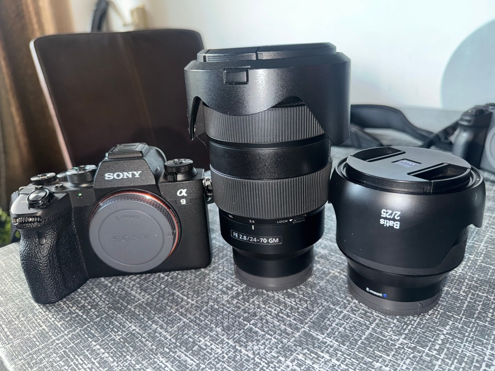 Sony A9 II met 24-70 GM en Zeiss Batis 25mm lenzen, Ophalen of Verzenden, Zo goed als nieuw, Systeemcamera, Sony