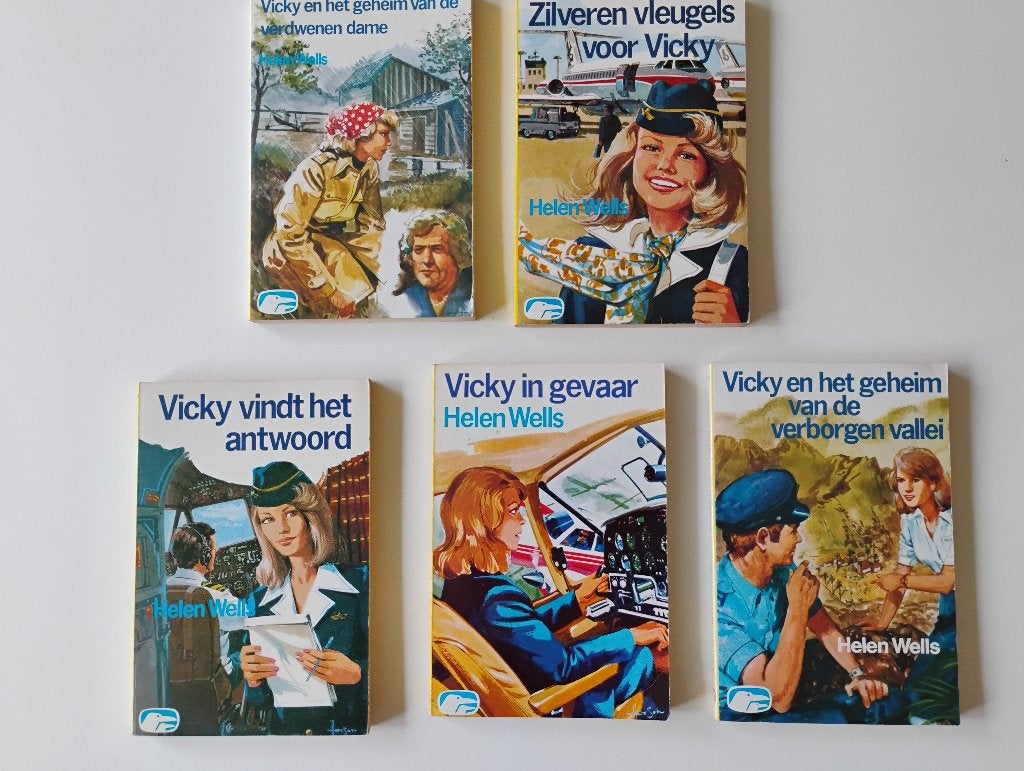 Meisjes Pockets witte Raven Vicky stewardess Helen Wells, Boeken, Ophalen of Verzenden, Gelezen