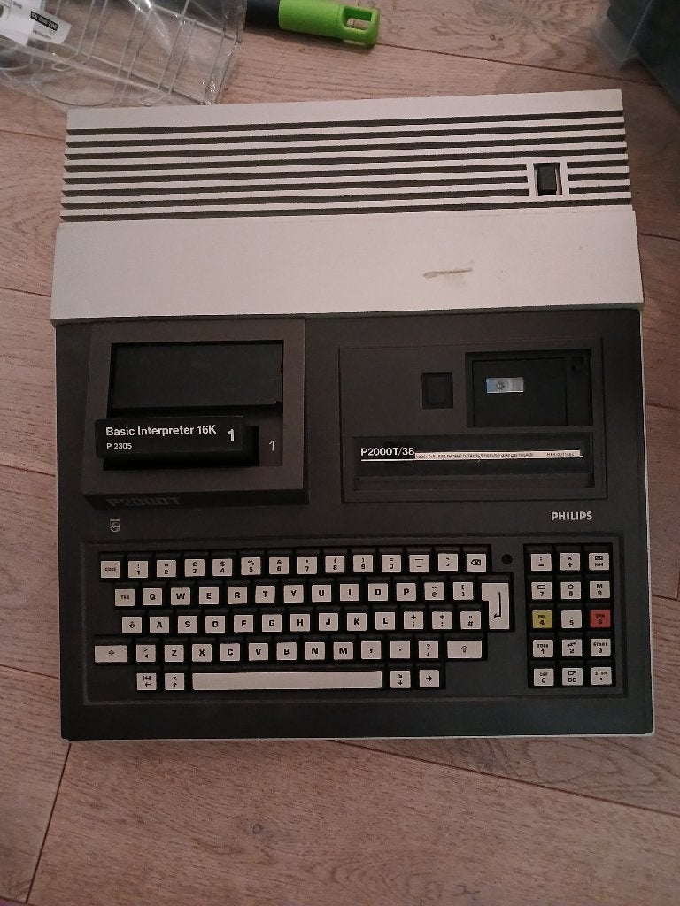ZEER BINNENKORT BESCHIKBAAR: P2000T Basic computers, Computers en Software, Vintage Computers, Ophalen, Philips