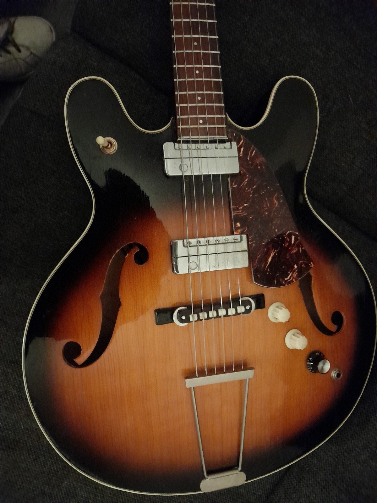 Vintage Sunburst Semi-Hollow Body Elektrische Gitaar, Muziek en Instrumenten, Snaarinstrumenten | Gitaren | Elektrisch, Ophalen